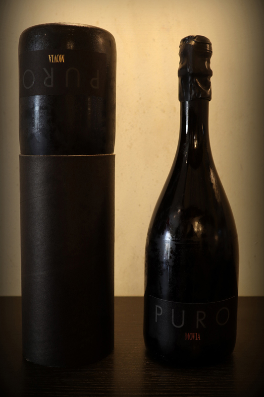 Lo Spumante Puro di Movia è un vino della Slovenia, né sboccato nè dosato.